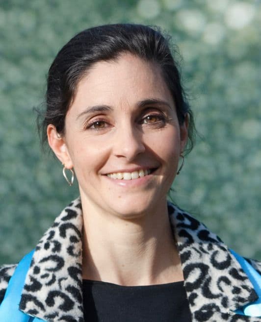 Portrait de Emeline VIALLETON en situation professionnelle, souriant et confiant